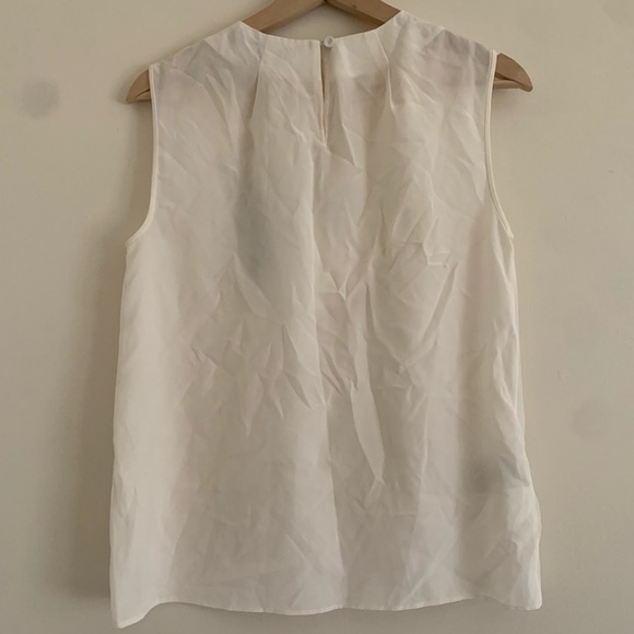 NWT BCBG white float top - Picture 3 of 4